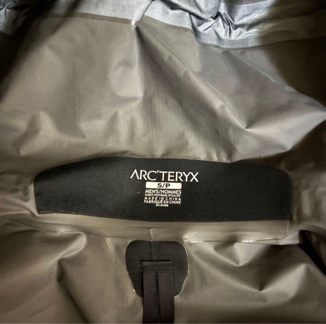 美品アークテリクスビームス ベータ SL メンズSオフホワイトナイロン
