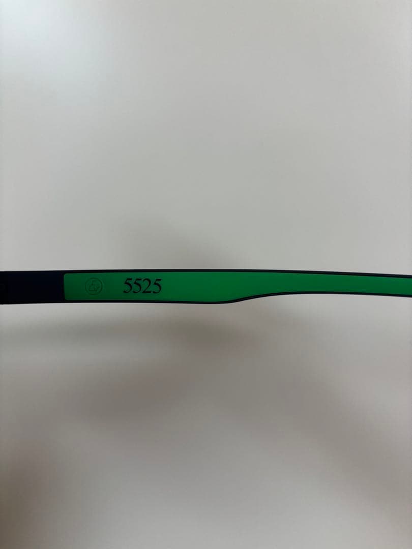 Eyevol 5525サングラス 黒/緑 収納袋付き