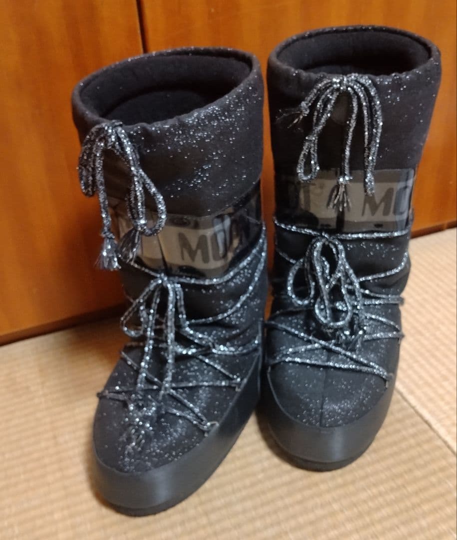 MOON BOOT ブラックラメブーツ　美品
