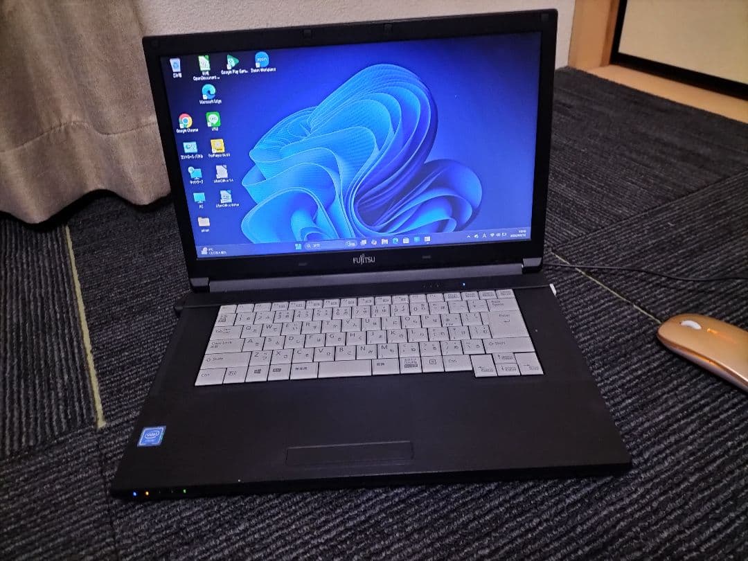 FUJITSUノートPC 4GBwin11 ACアダプター　ワイヤレスマウス付き