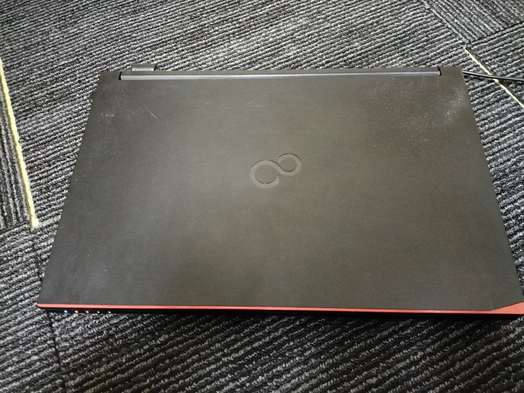 FUJITSUノートPC 4GBwin11 ACアダプター　ワイヤレスマウス付き