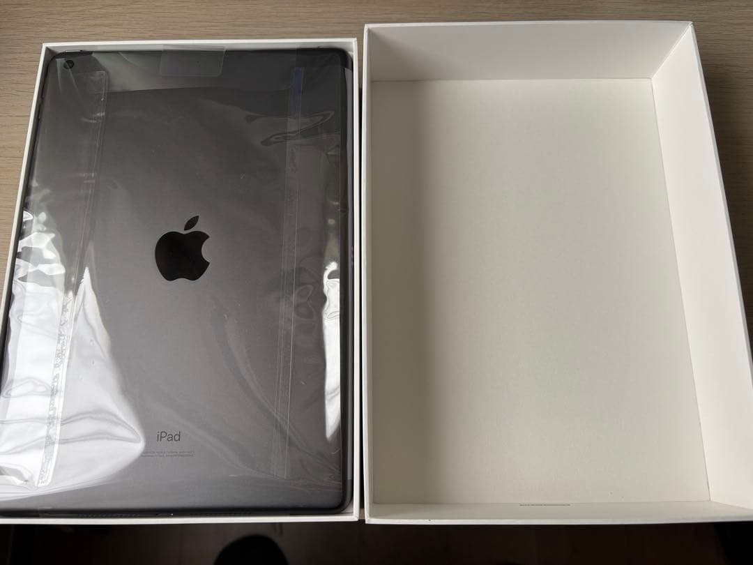 【美品】 Apple iPad 第8世代 32GB スペースグレー 付属品完備