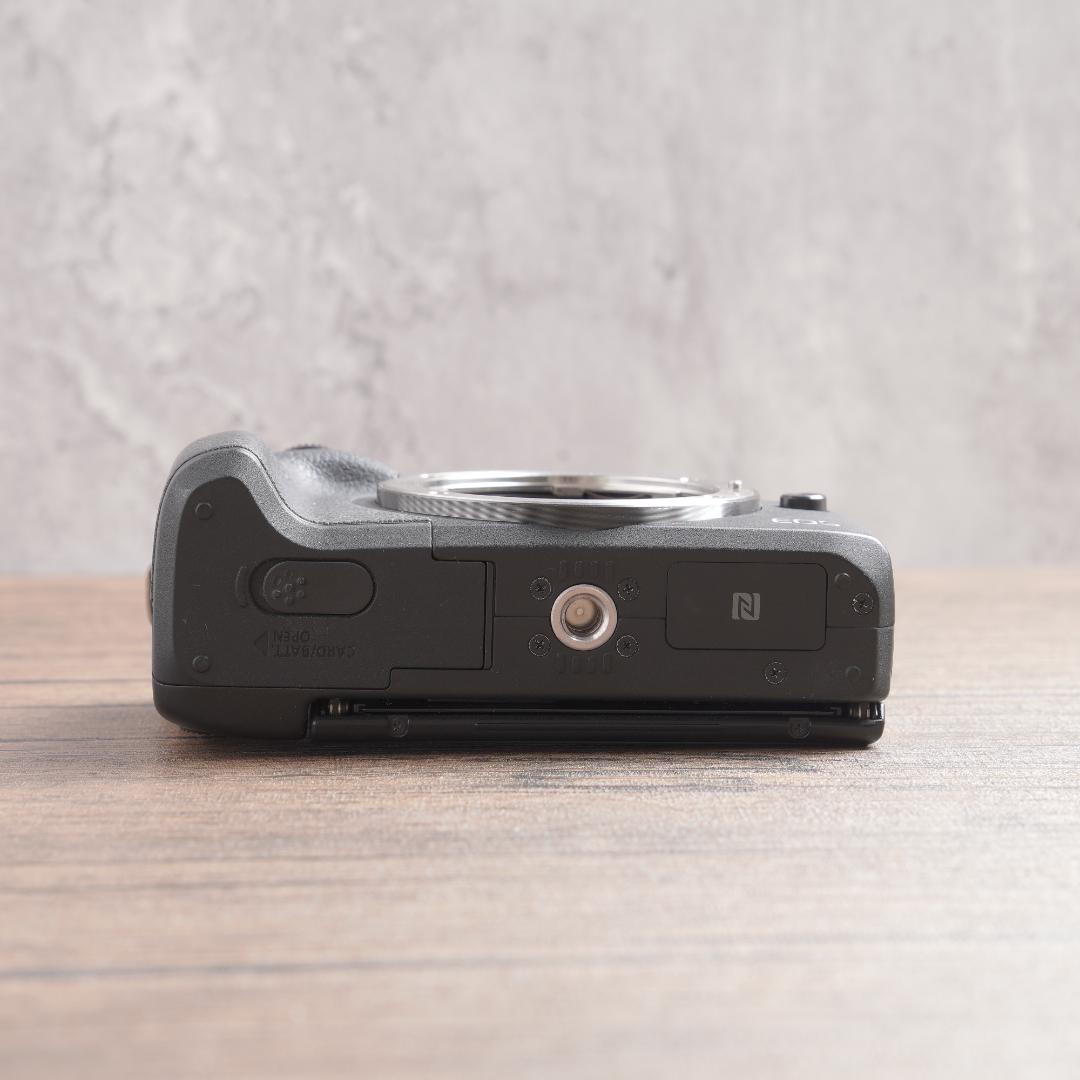 ✨美品✨Wi-Fi✨自撮りOK✨ブラック✨Canon EOS M3　958-1