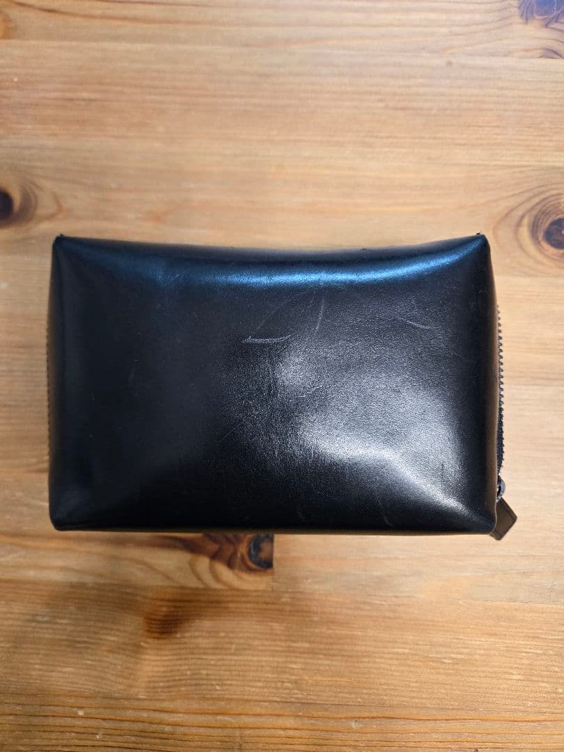 Drip レザースクエアポーチ - Mサイズ ブラック