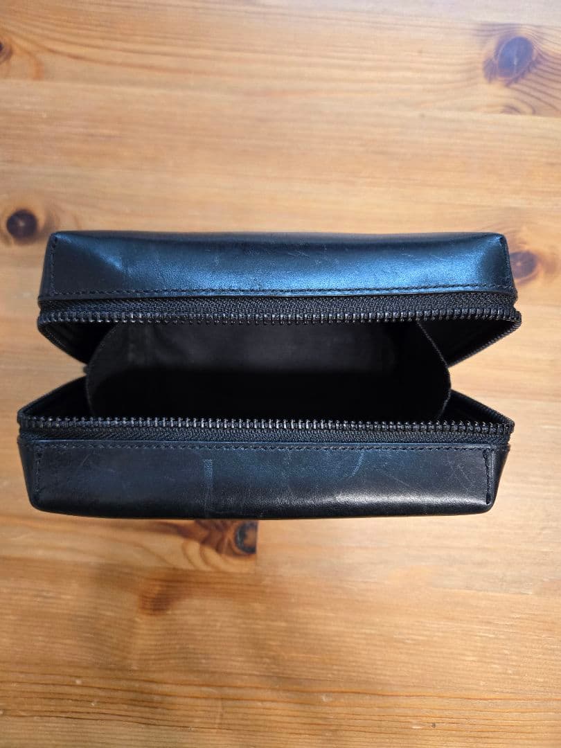 Drip レザースクエアポーチ - Mサイズ ブラック