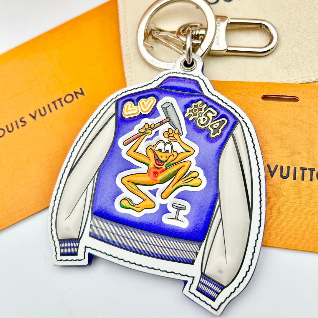 ブラック専用 極美品 ルイヴィトン ジャケット キーホルダー MP3385