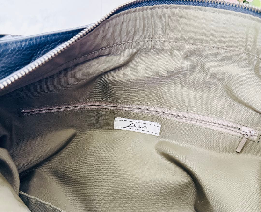 ダコタ　Dakota トートバッグ　A4サイズ収納可能　黒　ビジネスバッグ