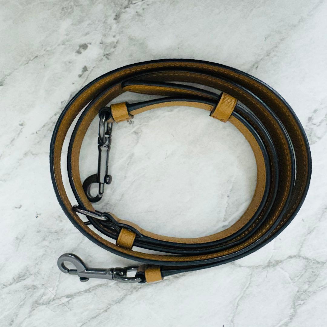 ✨COACH✨コーチ✨ターンロック✨ホワイト✨ネイビー✨ピンク✨レザー✨バッグ✨