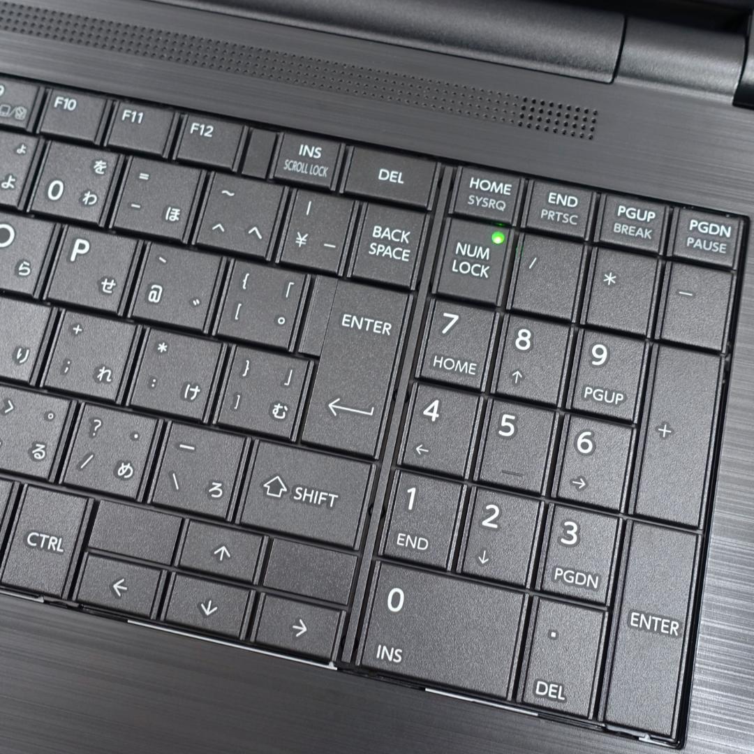 極美品で神速の２０２１年モデル✨１１世代コアｉ５に超高速ＳＳＤ＆大容量メモリ搭載