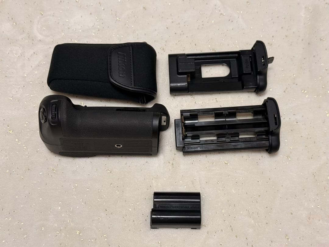 Nikon ニコン Ｄ８１０　純正バッテリーグリップ付き　シャッター数30112