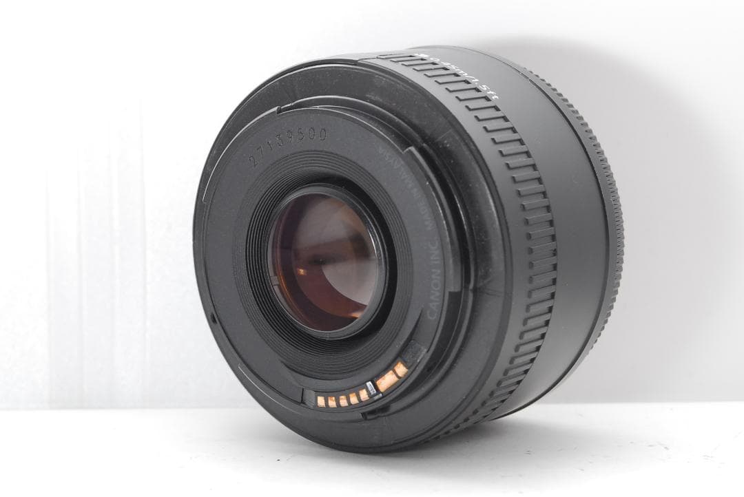 背景ボケが簡単に　大人気単焦点レンズ　Canon EF 50mm Ⅱ F1.8