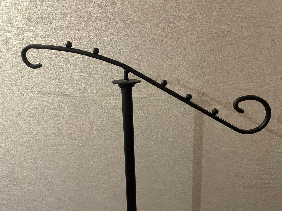ブラック金属製ハンガーラック　傾斜ラック　店舗仕様
