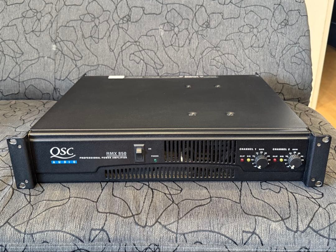 アンプ QSC PROFESSIONAL POWER AMPLIFIER RMX 850