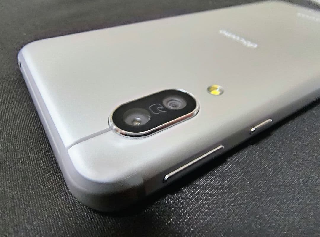 AQUOS　Sense3 SH02M