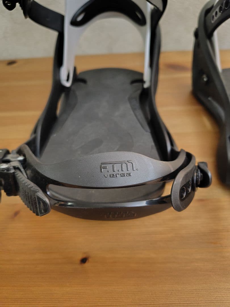 FLUX PR スノーボードビンディング M 白／黒