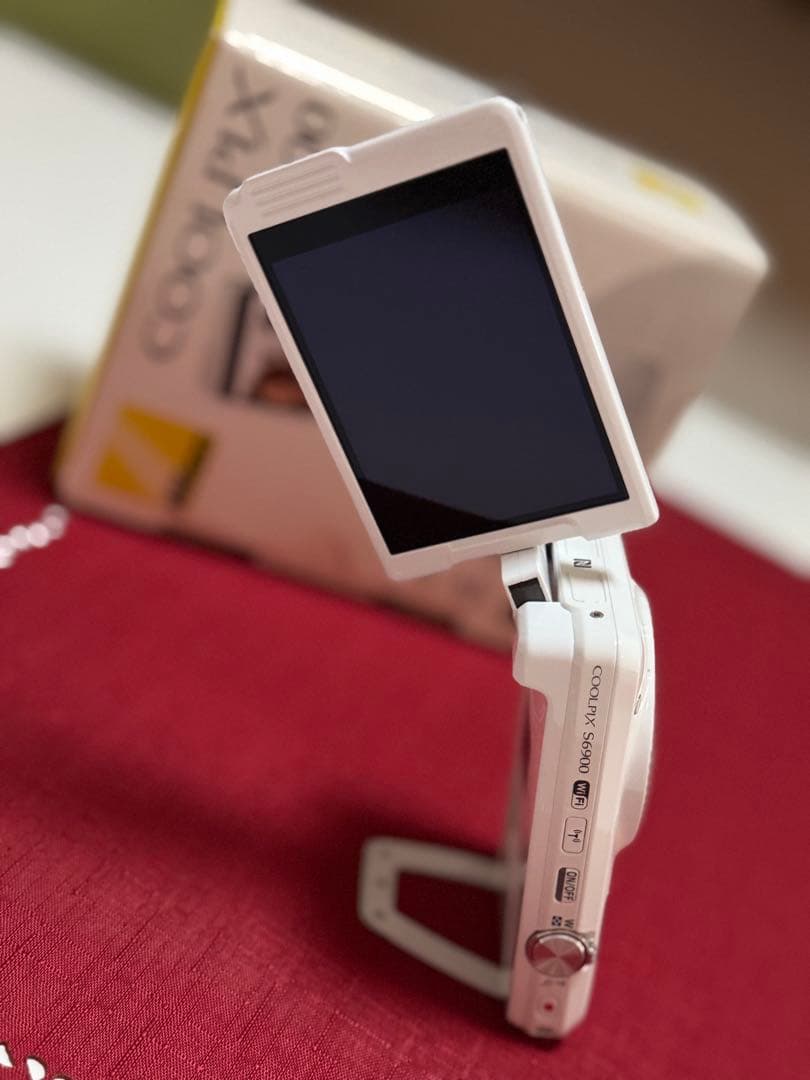 希少 廃盤 新品未使用 COOLPIX S6900 NIKON NIKON