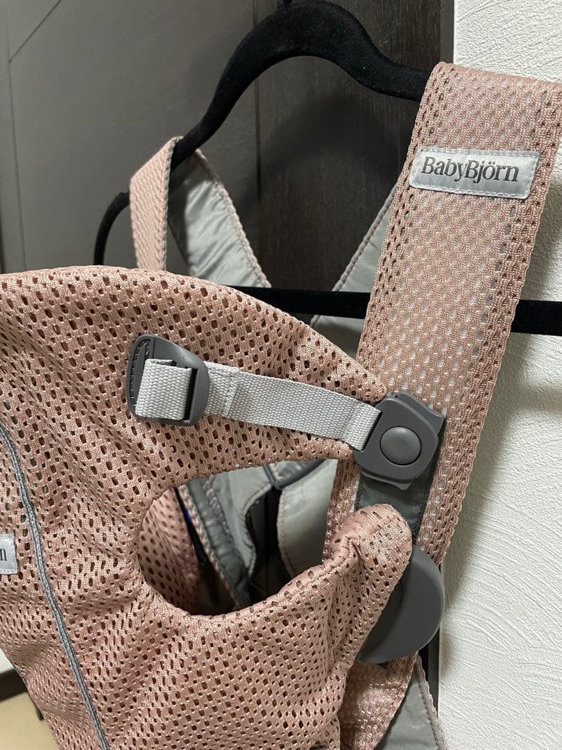 ベビービョルン　ベビーキャリアミニ　Airダスティーピンク