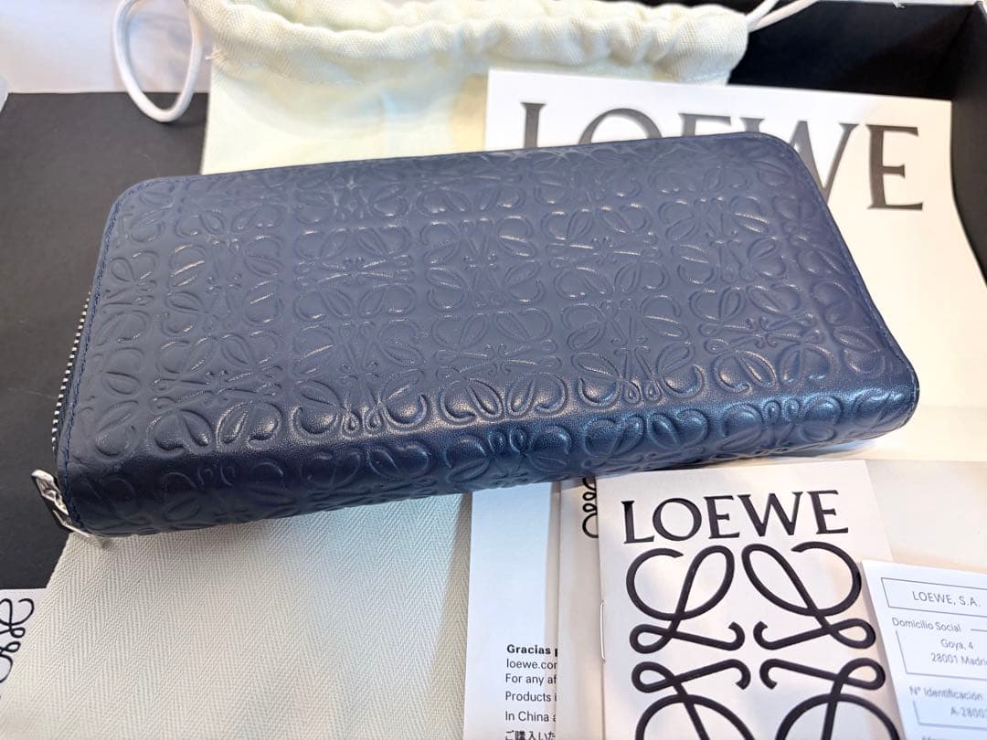 LOEWE長財布