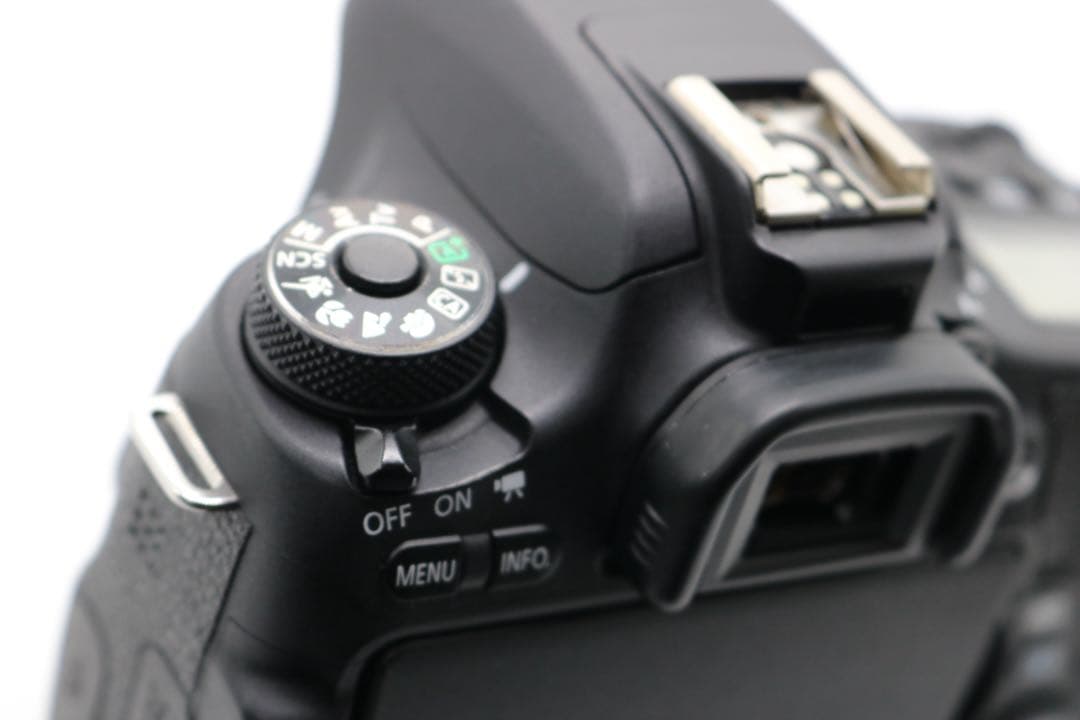 美品 【Canon EOS 8000D ダブルレンズセット】 安心保証あり