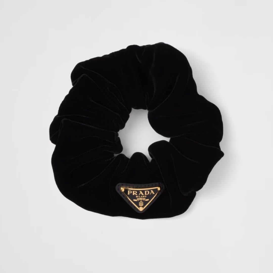 PRADA ベロア　シュシュ