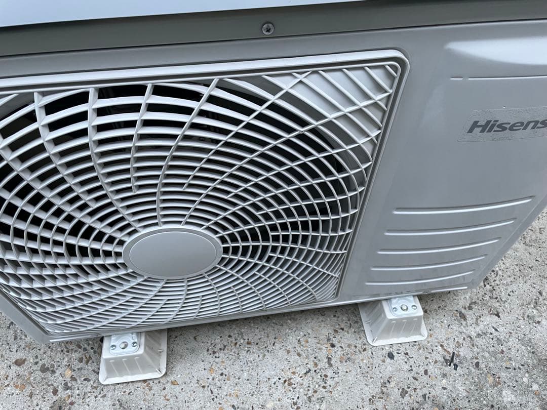 半年使用の美品　ハイセンス　14畳用エアコン　HA-S40G2E4