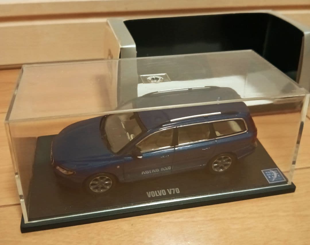 VOLVO✪V70 1/43スケール