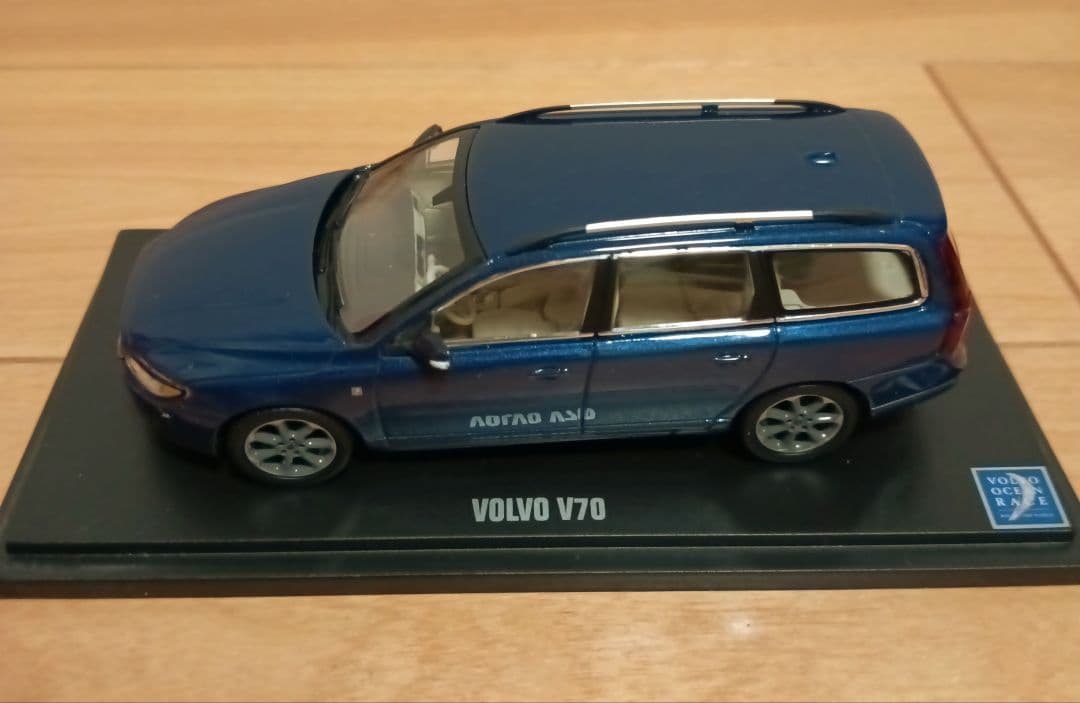 VOLVO✪V70 1/43スケール