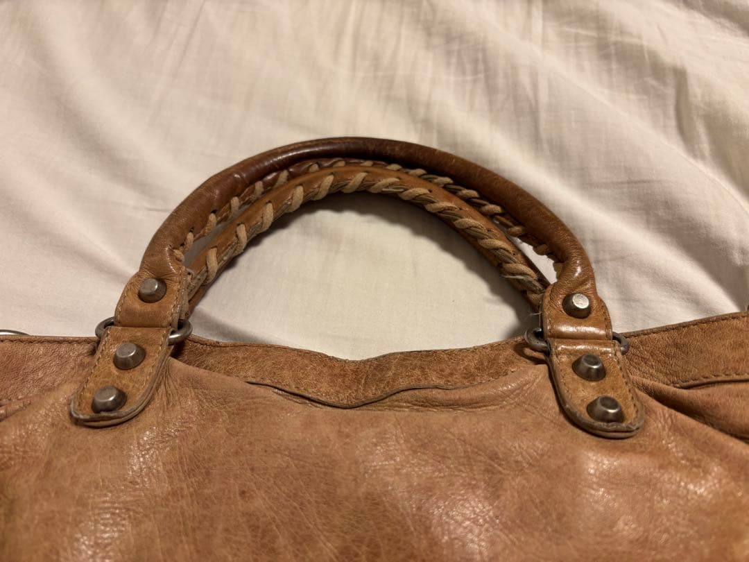 BALENCIAGA FIRST ザ ファースト ベージュ　バレンシアガ