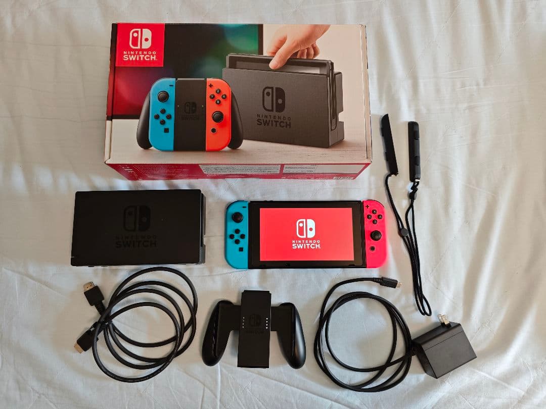 【美品】【完品】Nintendo Switch 本体(通常モデル)