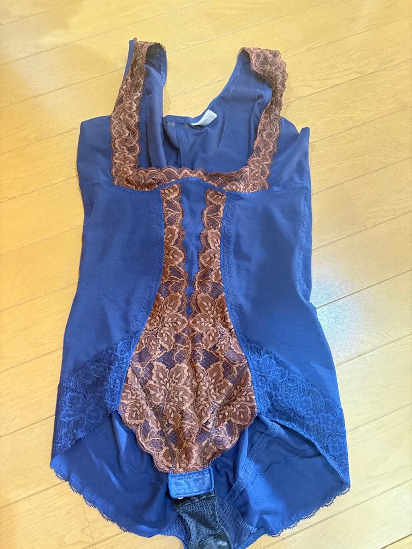 Grant E Ones ネイビー ボディスーツ