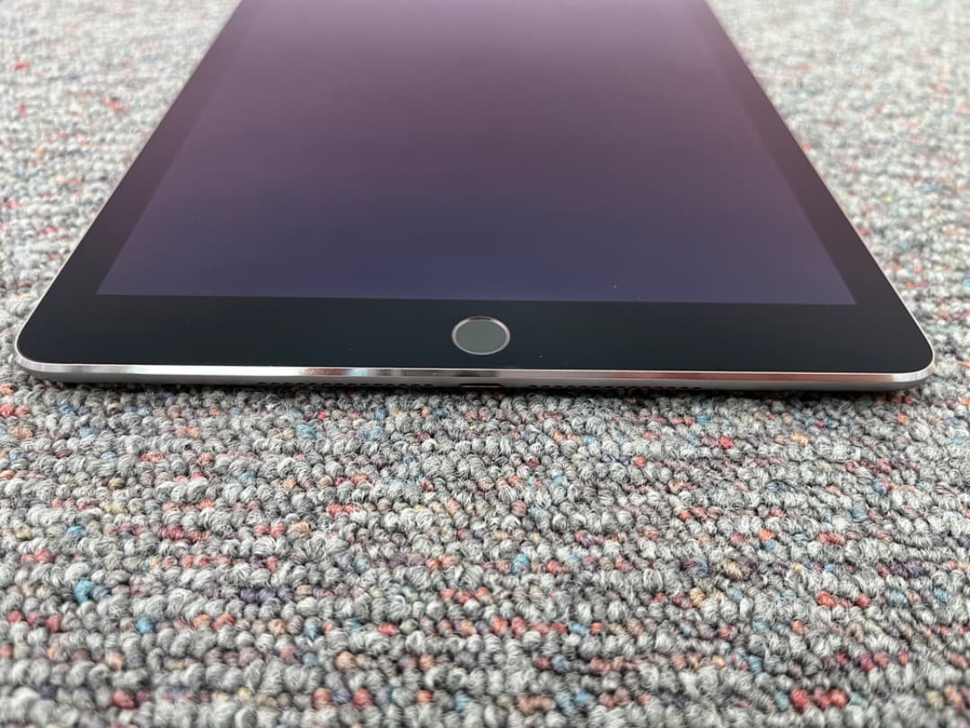 【感動品】iPad Air2　Wi-Fi+Cellular　simフリー　848