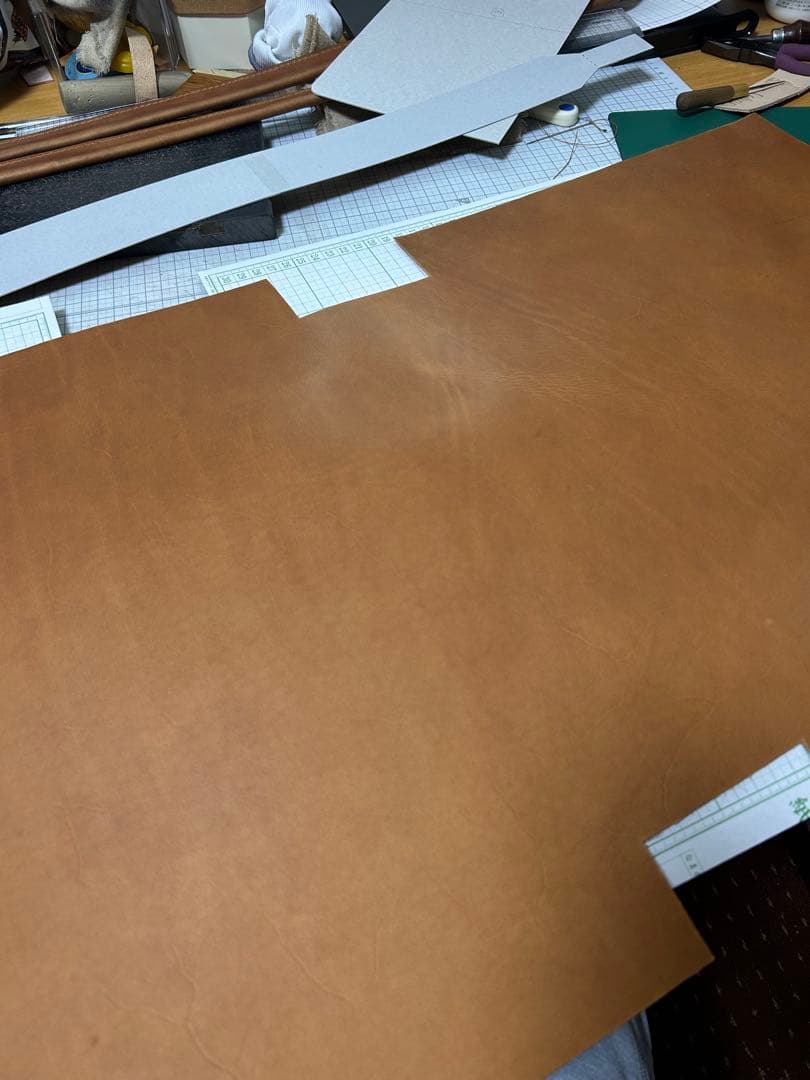 総手縫い　トートバッグ　ハンドル長め　男性にもおすすめ　フルタンニン　ヌメ革