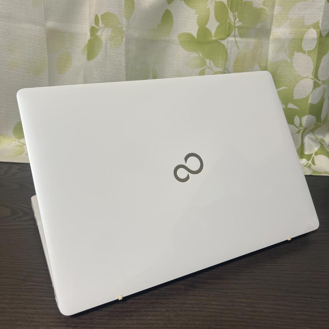 富士通 LIFEBOOK✨SSD256GB☆Core i7☆メモリ8GB