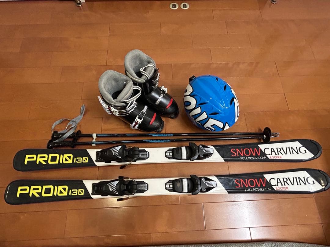 ジュニアスキーセット板130・ブーツ23.5cm・ストック100cm・ヘルメット