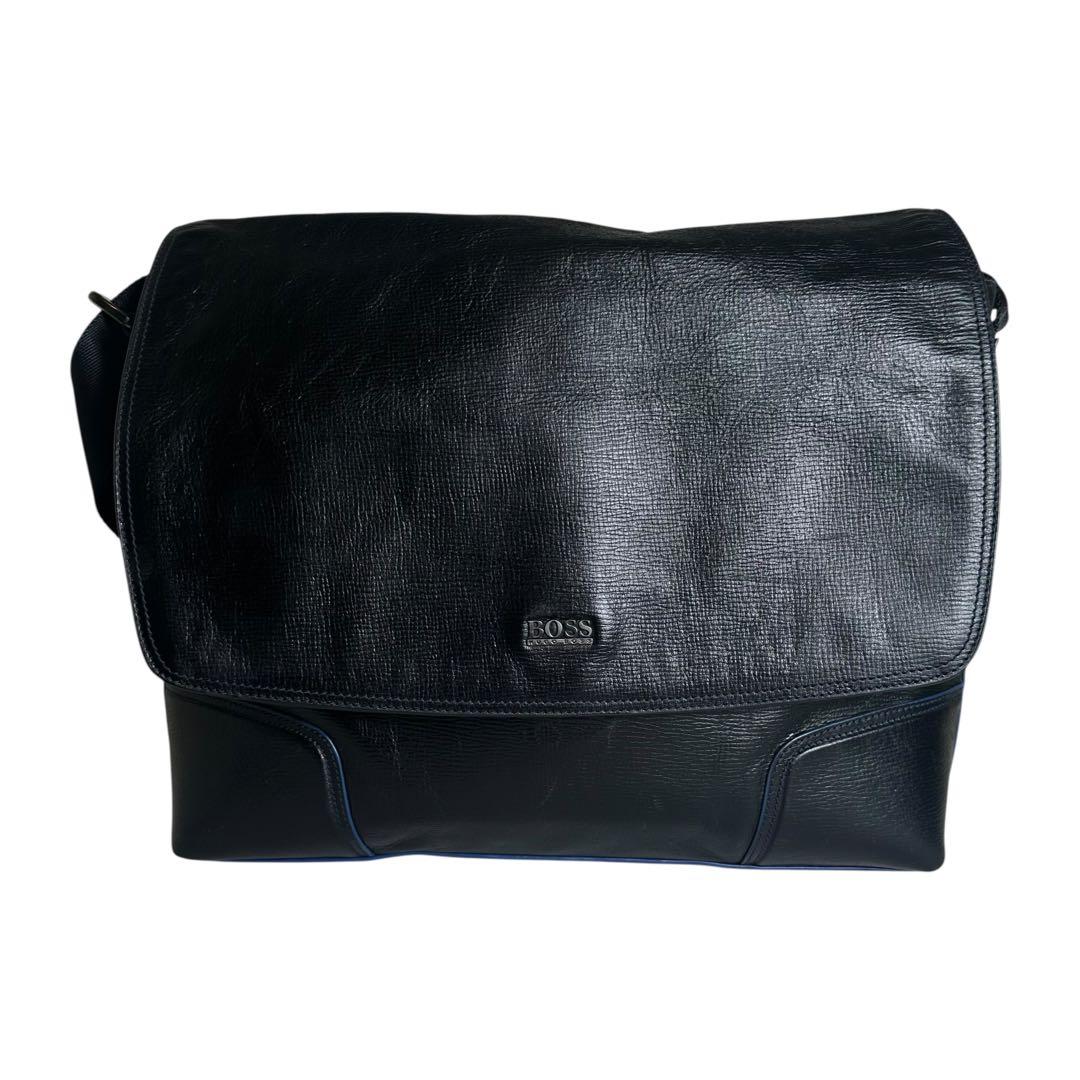 大容量　ヒューゴボス　ショルダーバッグ　メッセンジャーバッグ　レザー　ブラック
