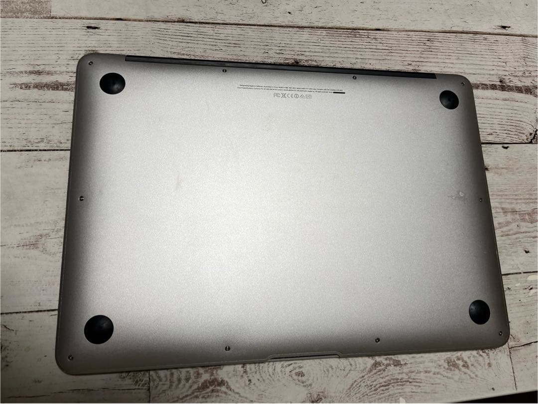 バッテリー交換済 MacBook Air 13, i5, 8GB, 256GB