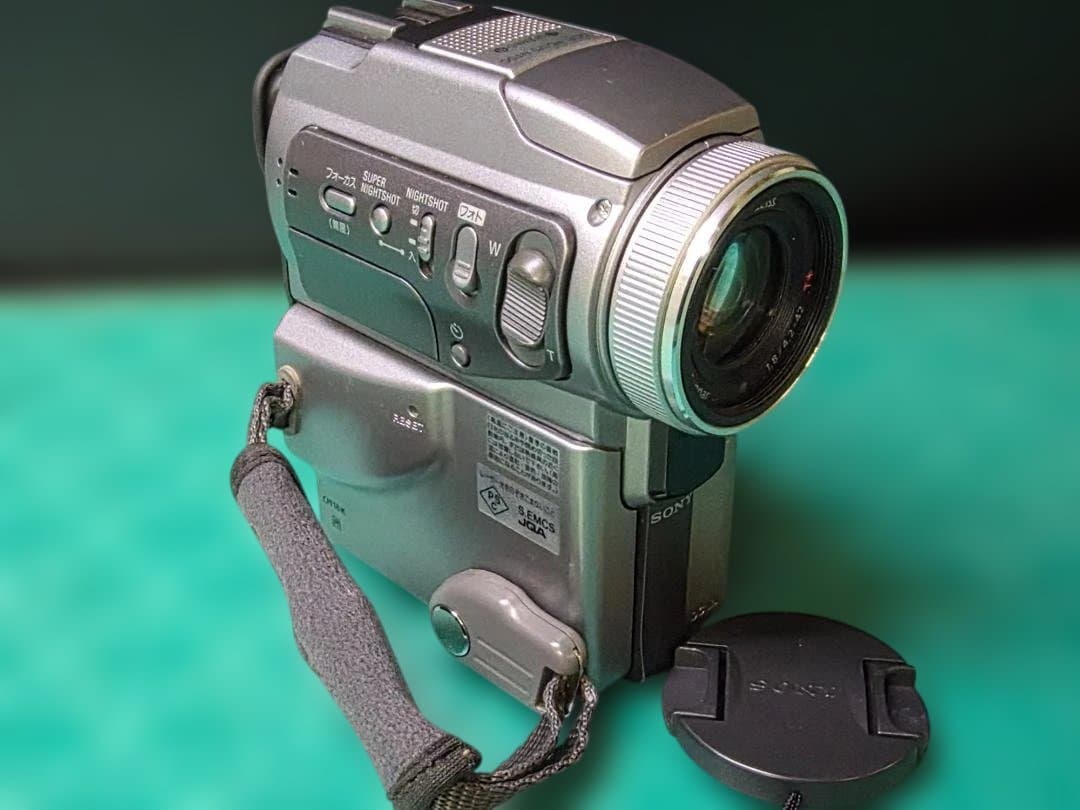 ビデオカメラ Sony Handycam DCR-PC120