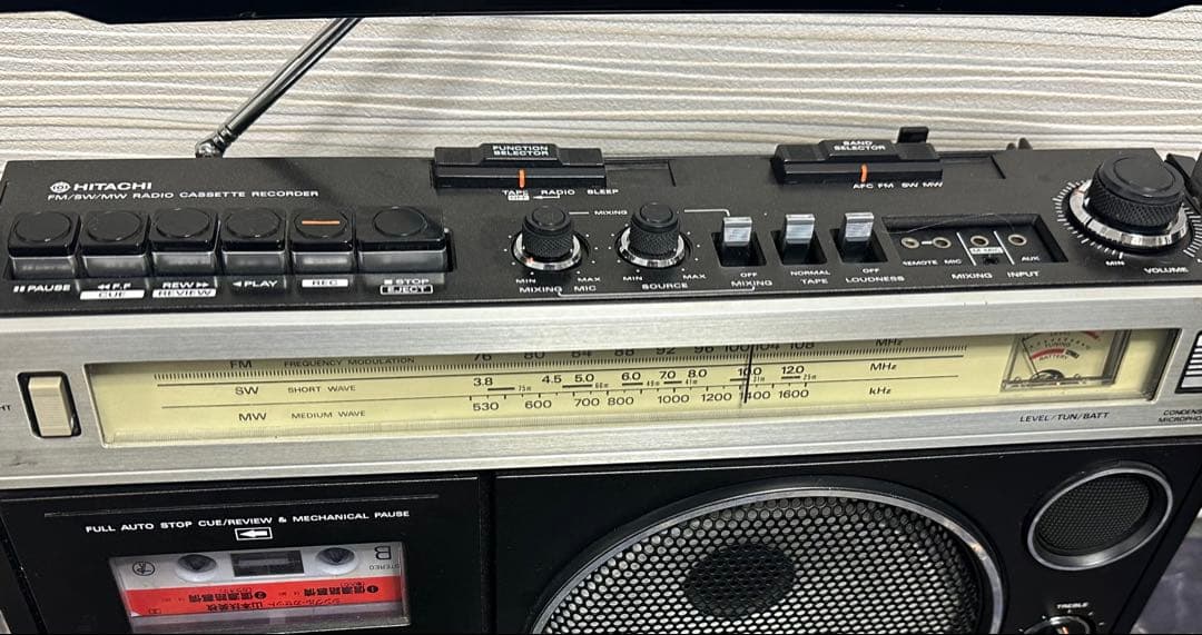 美品！動作品TRK-5240 ラジカセHITACHI/日立FM/SW/MWラジオ