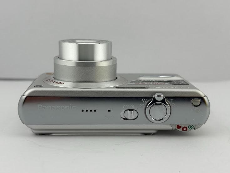 ★極上美品★パナソニック LUMIX DMC-FX9★バッテリー、充電器付★