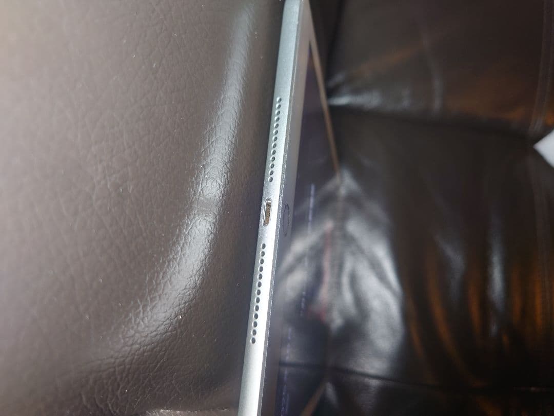 Apple iPad (第6世代) 32GB シルバー　MR7G2J/A