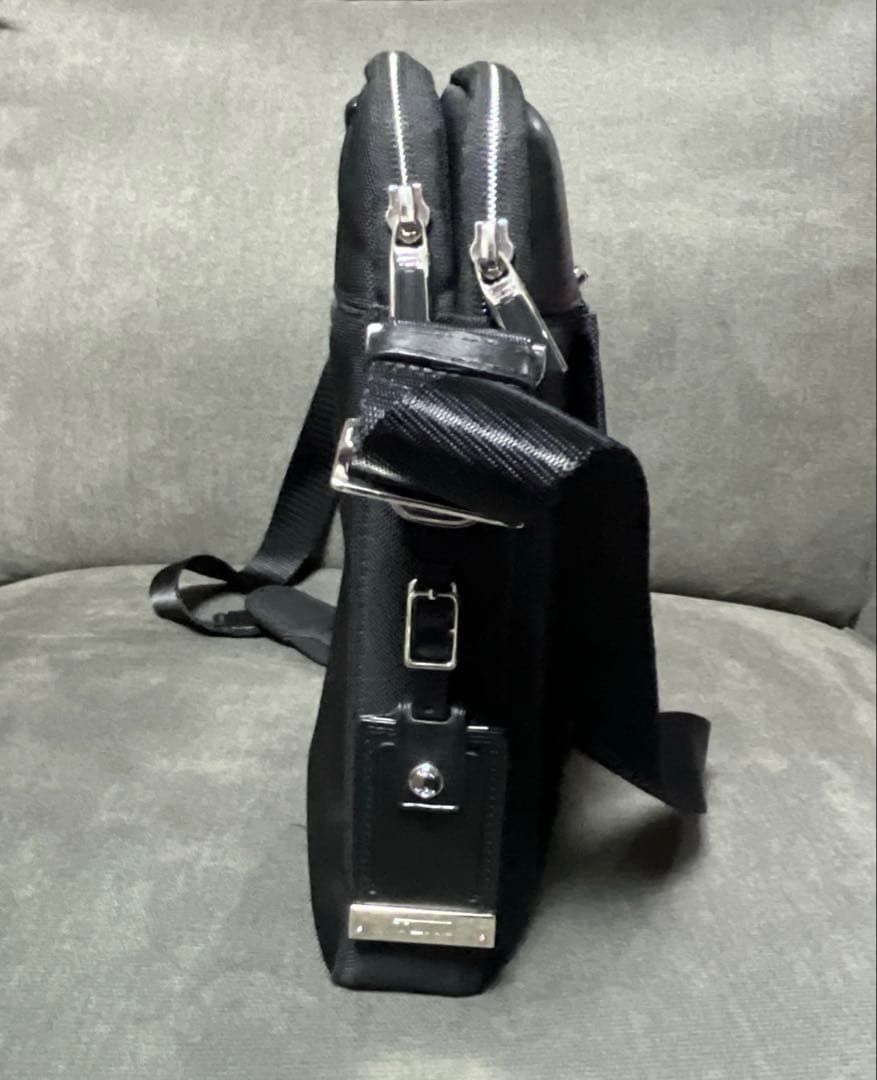 TUMI トゥミ　255001D2 ARRIVE ハミルトン スリム ブリーフ