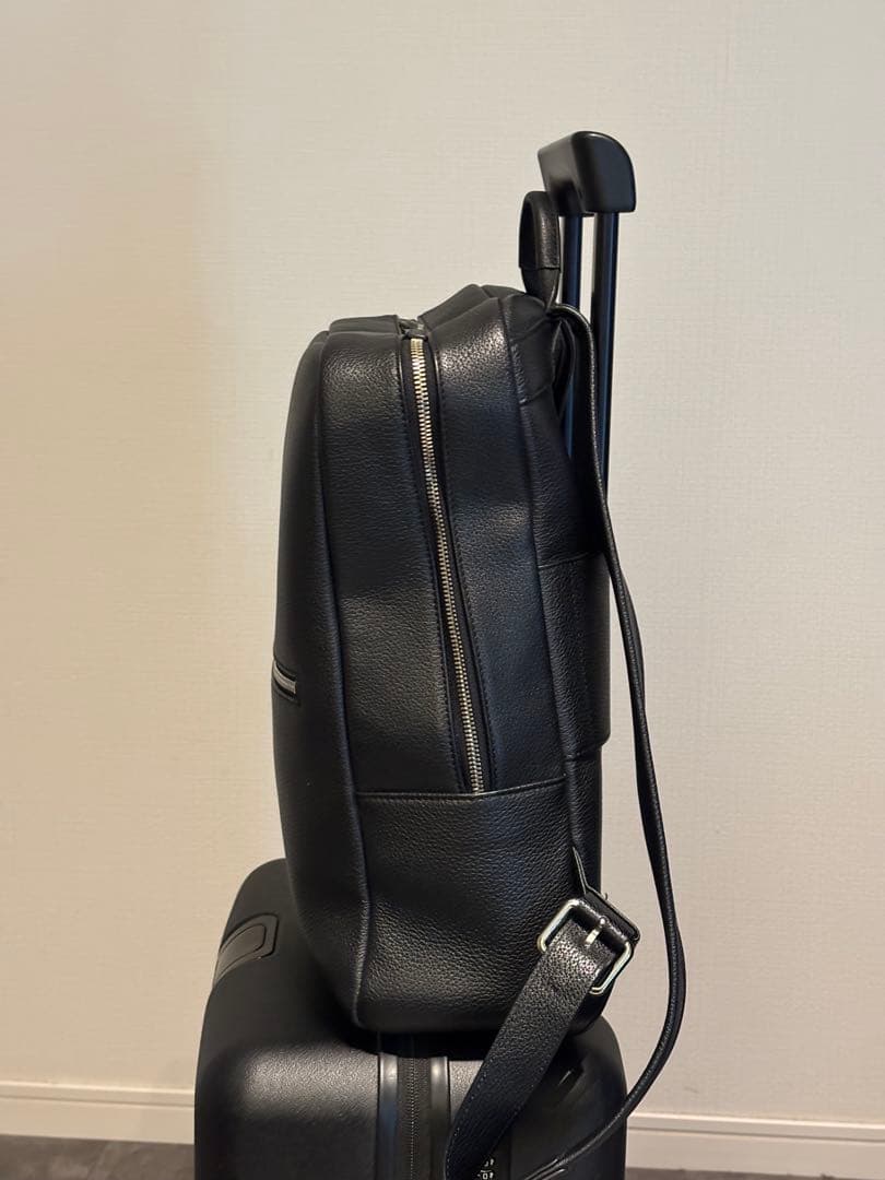 バッグ AUCENTIC Full Grain Leather Backpack