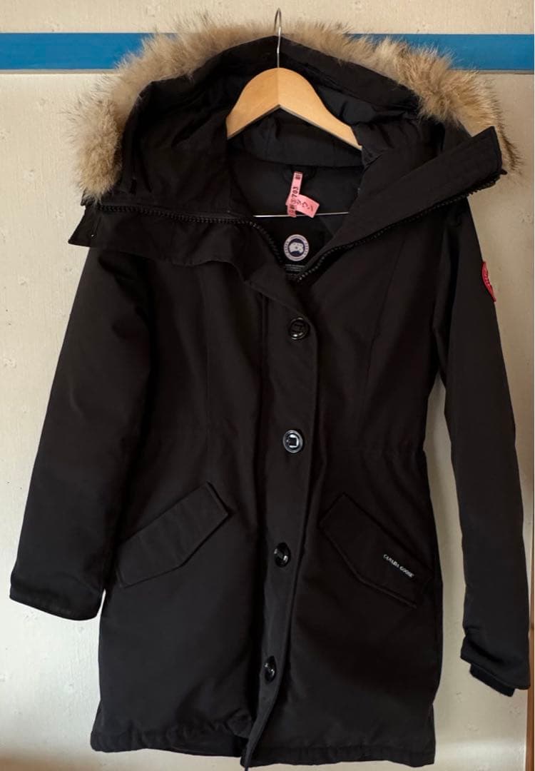カナダグース 黒 ファー付きダウンジャケット
