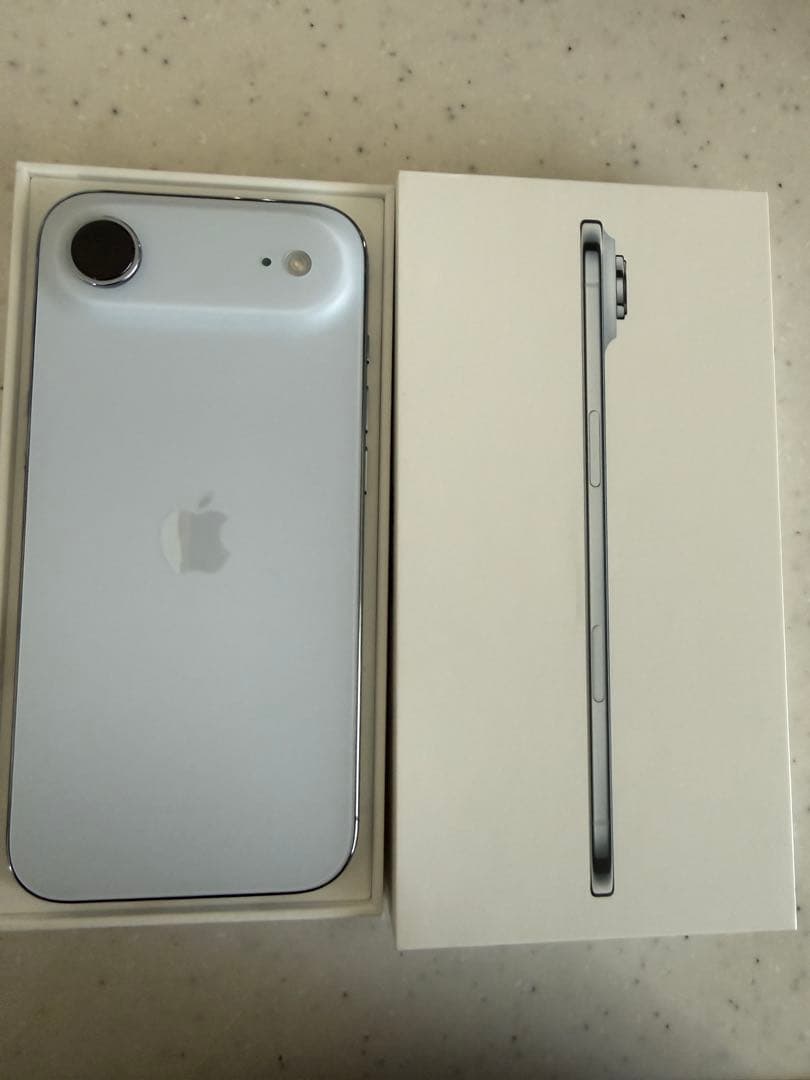 ⭐︎極美品　iPhone Air 256MB スカイブルー　SIMフリー