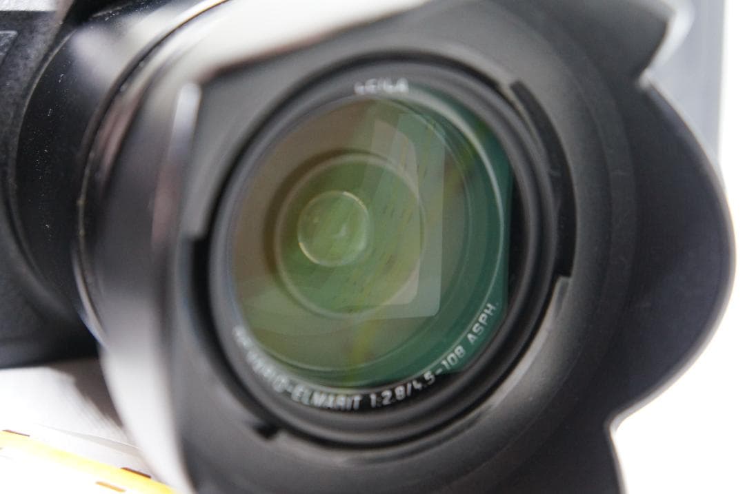 m*u様 LUMIX DMC-FZ300ミラーレス一眼カメラ バッテリー5個、充