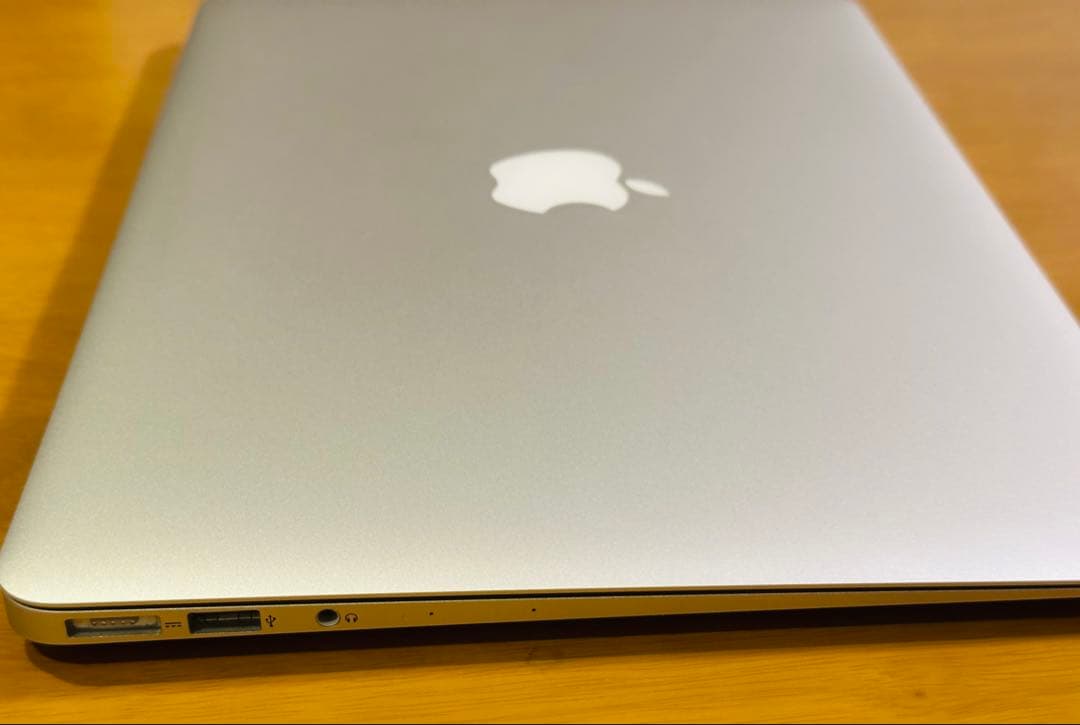 MacBook Air 13インチ 2017 128GB 箱、付属品、おまけ付き