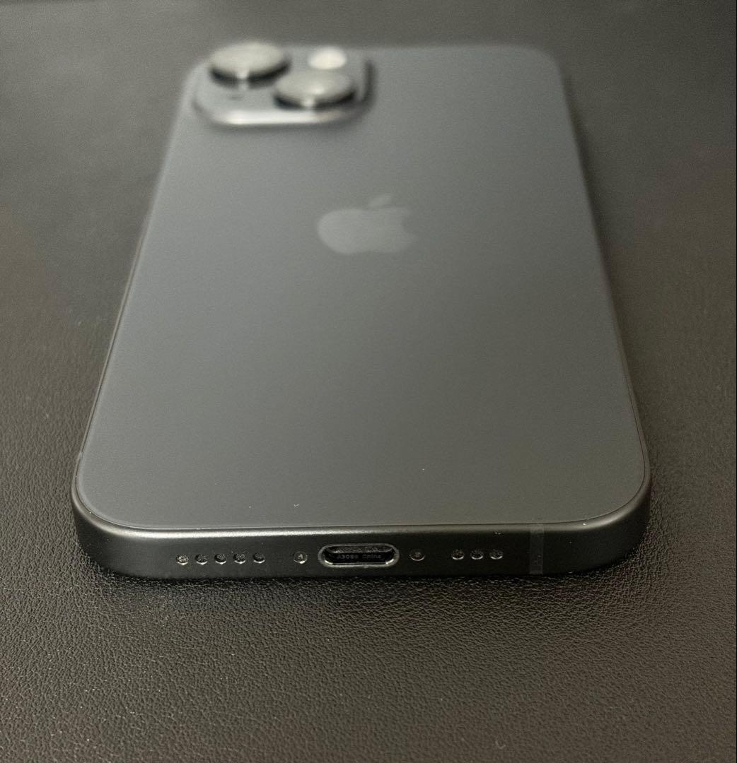 【訳あり】 iPhone15 128GB ブラック 本体 画面割れ