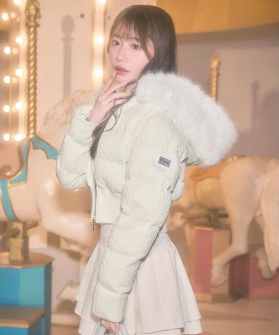 ミシェルマカロン　ファーフードケーブル柄ショートダウン　フリー　アイボリー