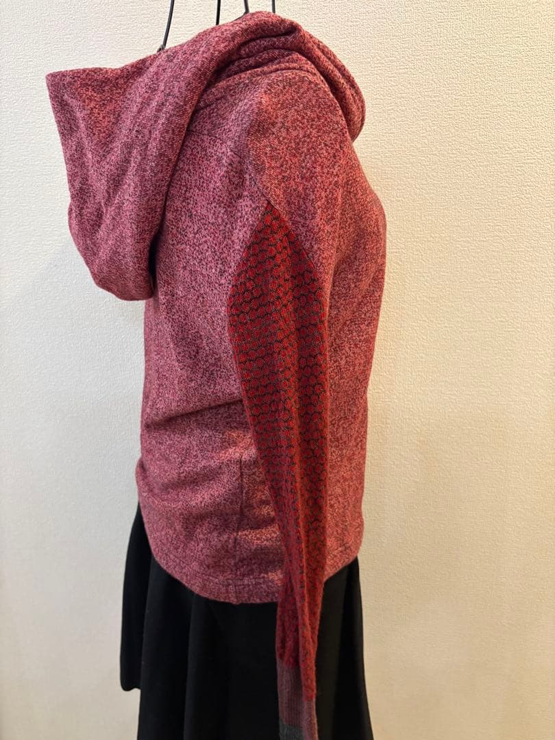 ⭐︎美品⭐︎ヴィヴィアンウエストウッドレッドレーベル　フード付き赤い長袖　かわいい