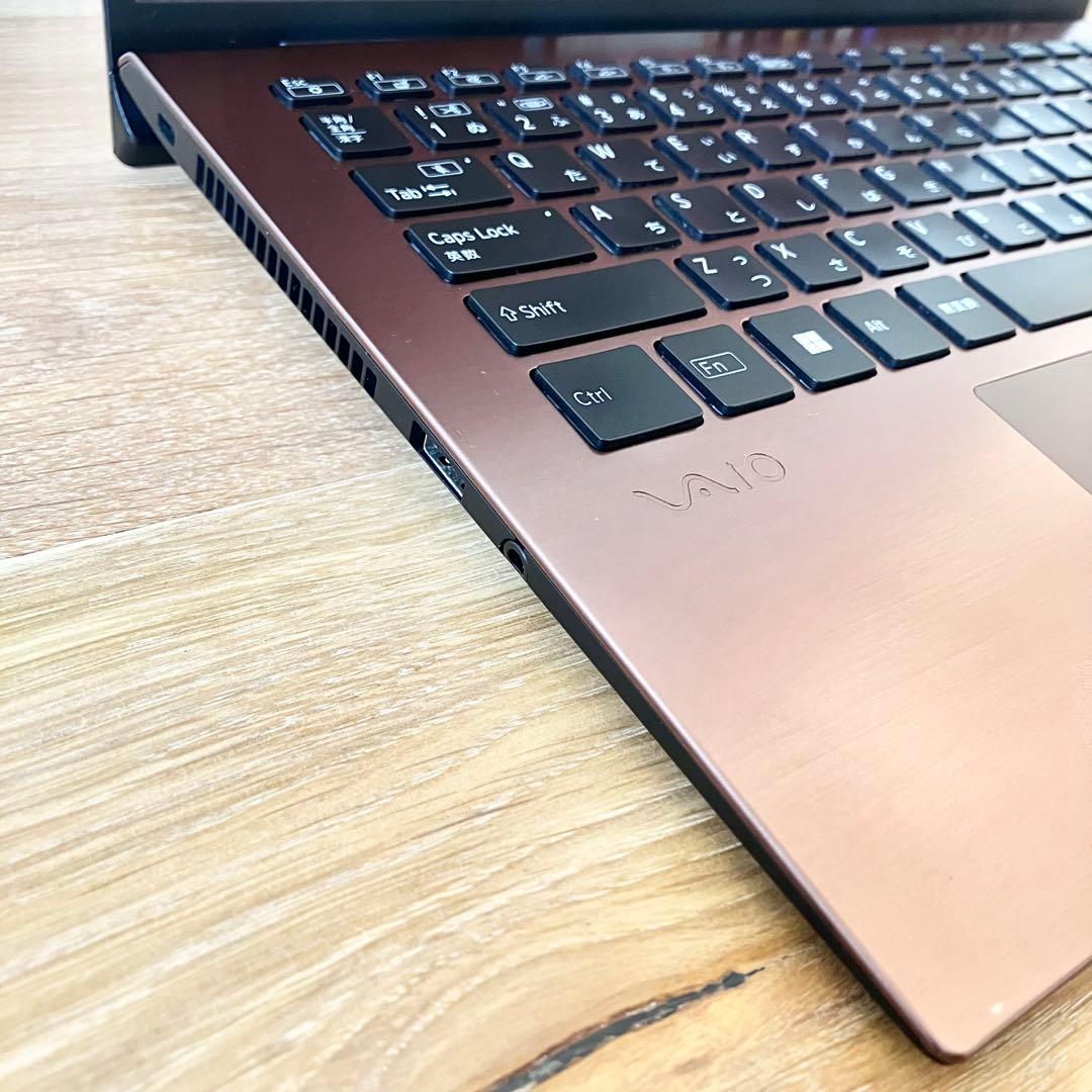 VAIO i7 32GB SSD512GBタッチ軽量Windows11ノートPC